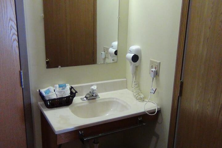 Room 46 of 83