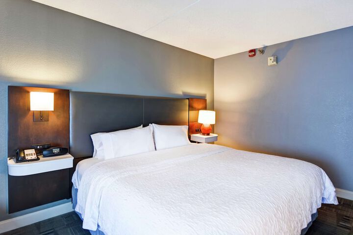 Room 16 of 40