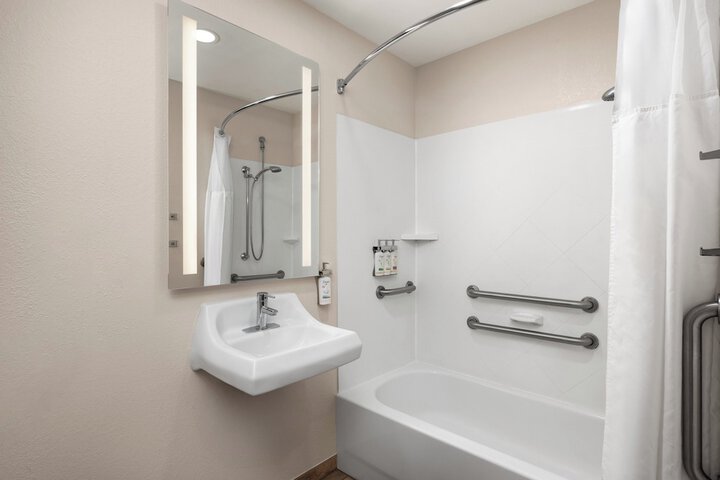 Candlewood Suites Mobile‑Downtown by IHG