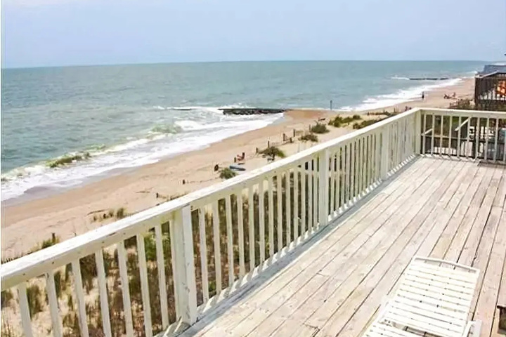 Going Coastal 5 Bedroom Home