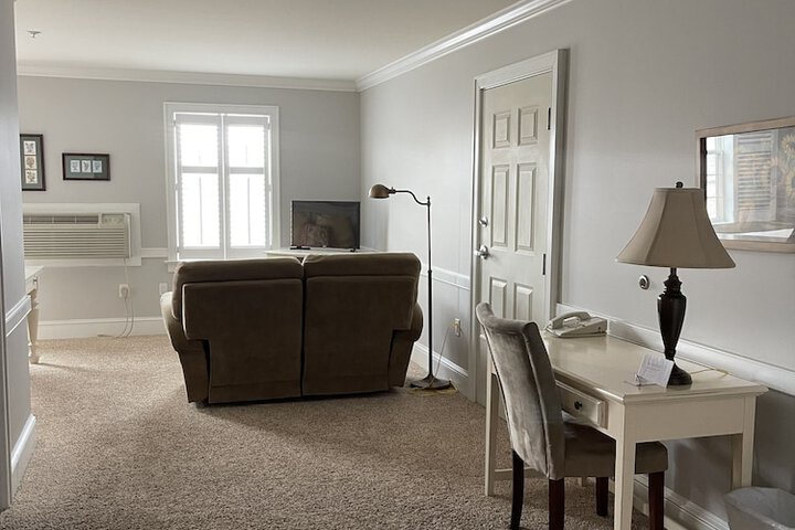 Room 13 of 80