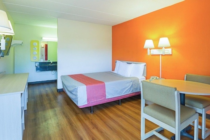 Room 41 of 49