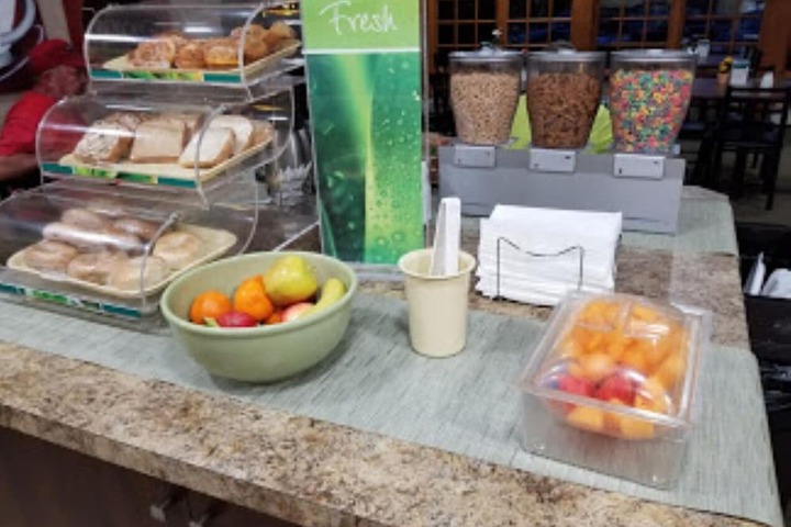 Breakfast/Coffee Service 18 of 21