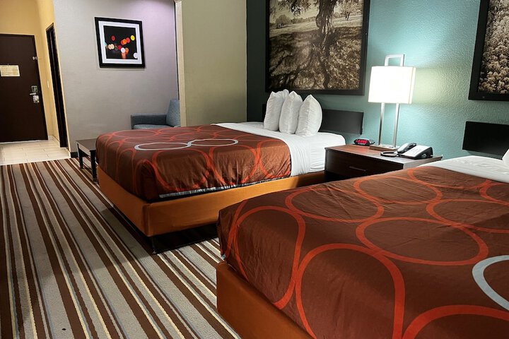 Room 10 of 30