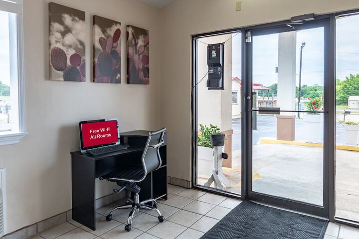 Business Center 29 of 29