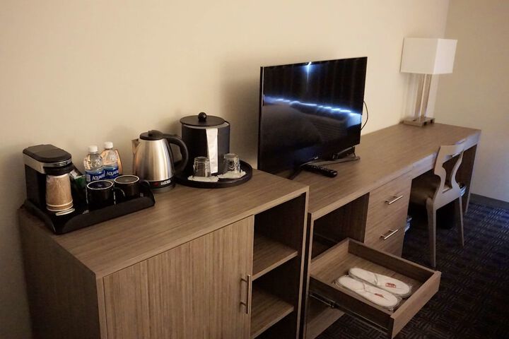 Room 11 of 27