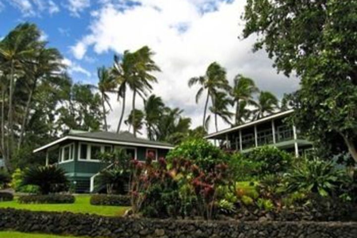 Hana Oceanfront Cottages