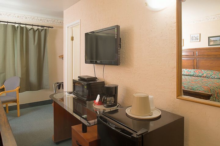 Room 23 of 38