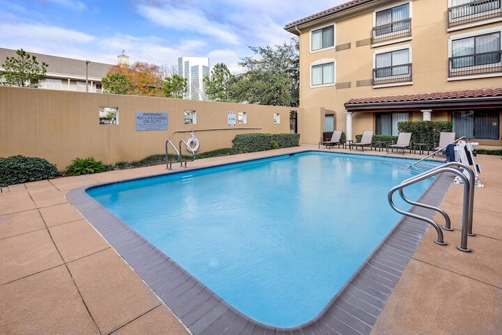Pool 2 of 25