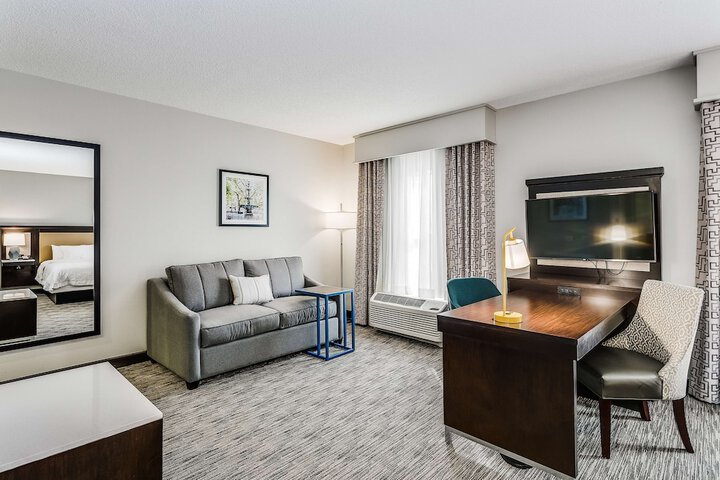 Hampton Inn & Suites Mobile- Downtown Historic District