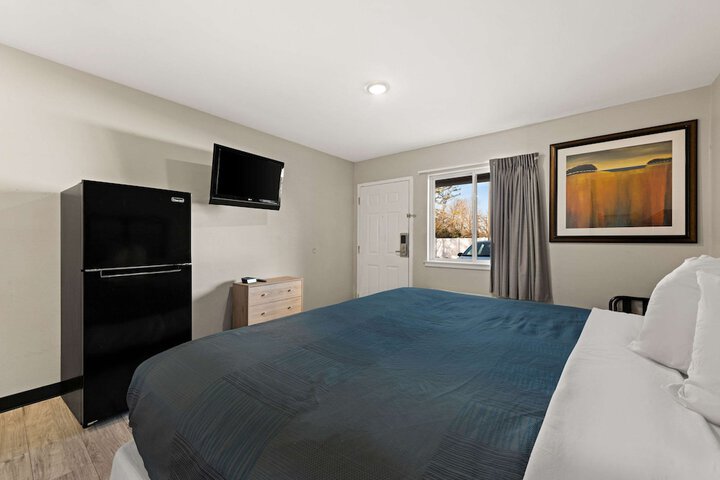 Room 12 of 36