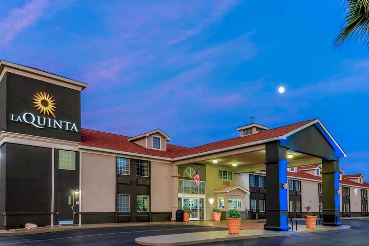 Hotel 5 of 40