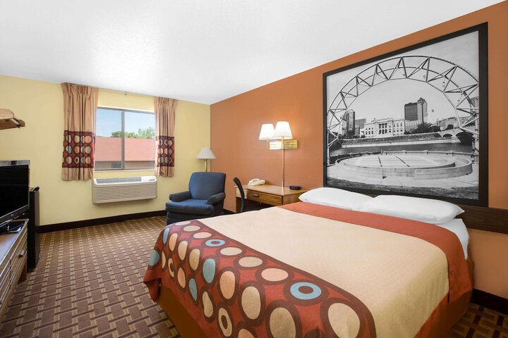 Room 13 of 15