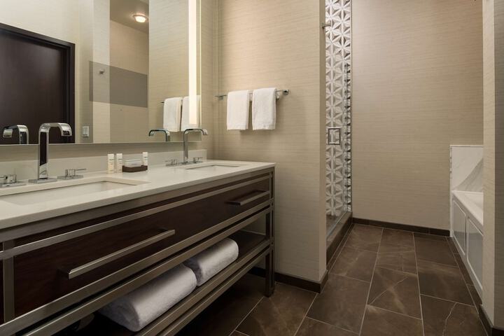 Embassy Suites by Hilton Seattle Downtown Pioneer Square