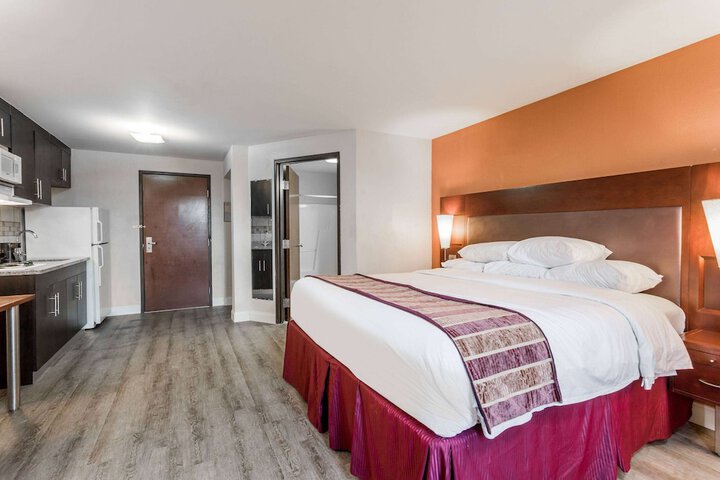 Room 46 of 69