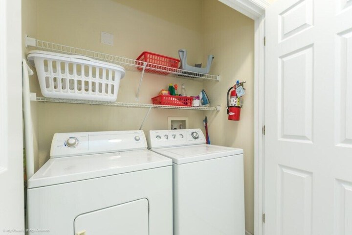 Laundry 22 of 32