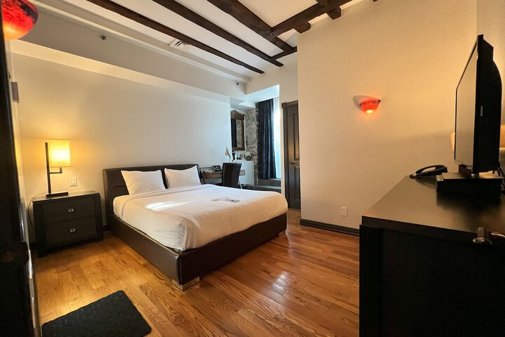 Room 13 of 42