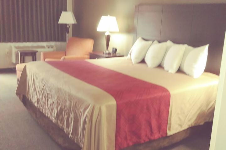 Room 30 of 48