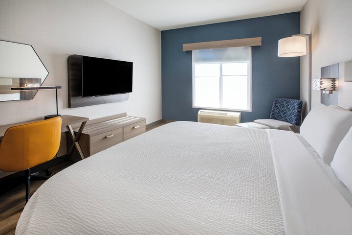 Holiday Inn Express & Suites Lathrop by IHG