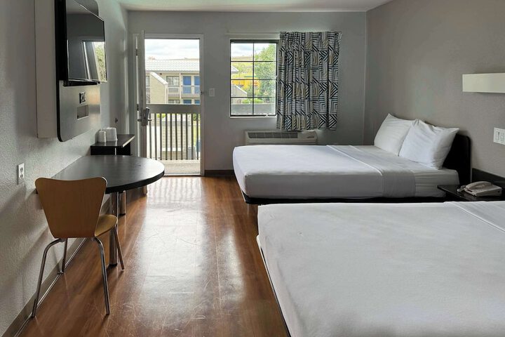 Motel 6 Pomona CA - Los Angeles