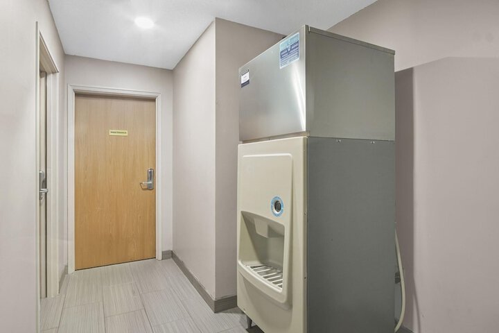 Sonesta Essential Hotels & Suites Kansas City / Blue Springs