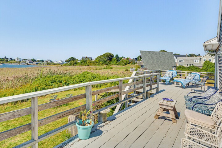 Walk to the Beach: Pet-friendly Gem in Biddeford!