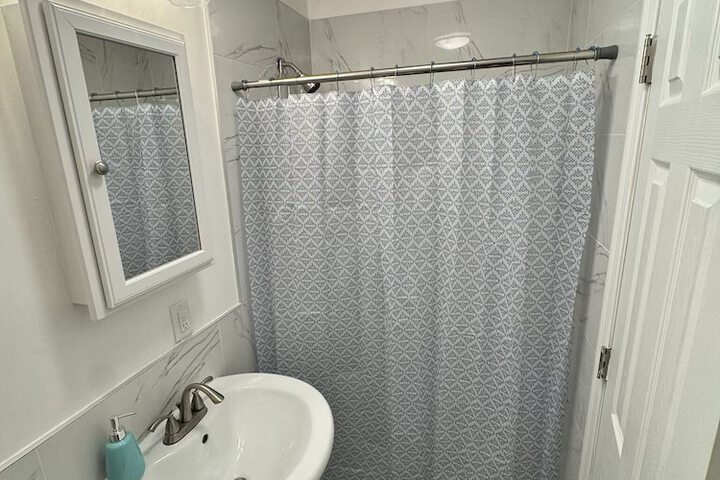 Spacious 3BR Family Home Near Everything