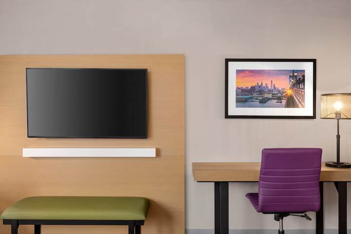 Room 19 of 33