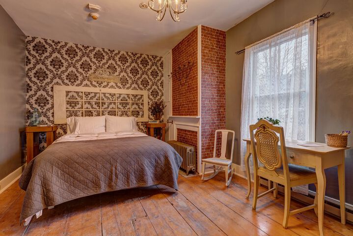 Rowells Inn