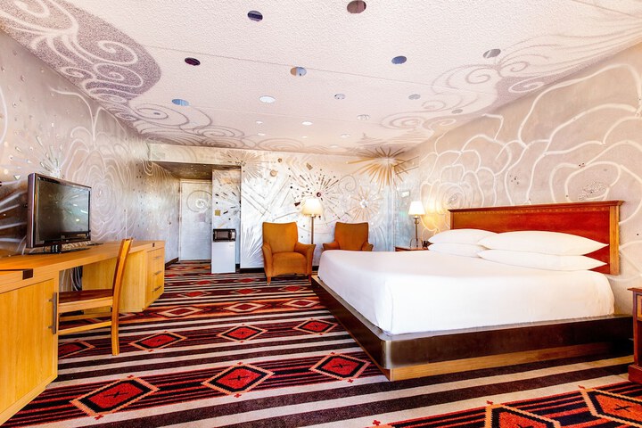 Room 26 of 34