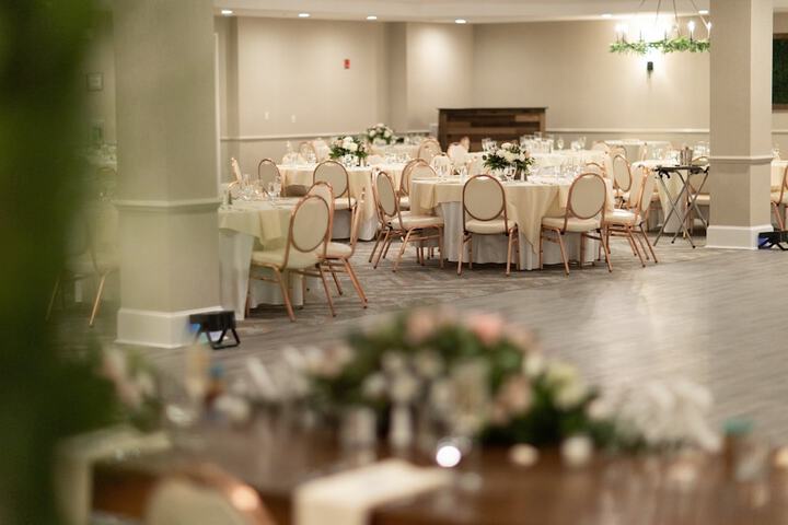 Ballroom/Hall 81 of 93