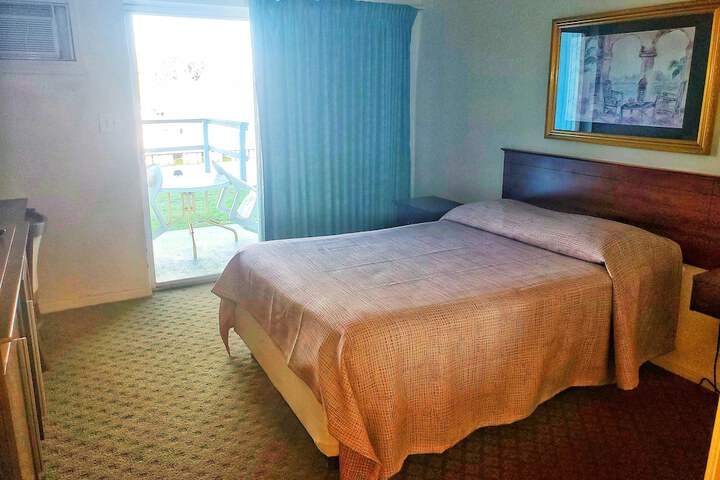 Room 8 of 36