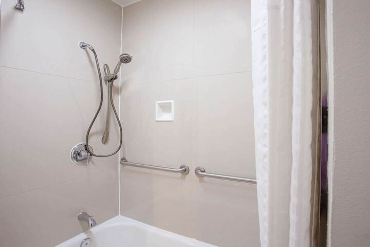 Room 12 of 29