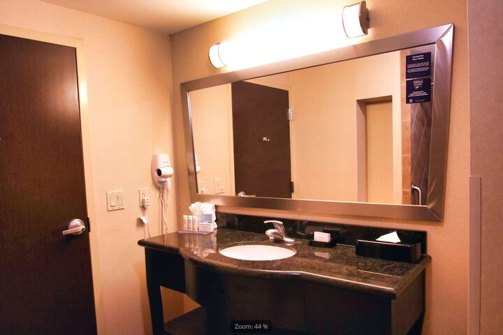 Room 27 of 51