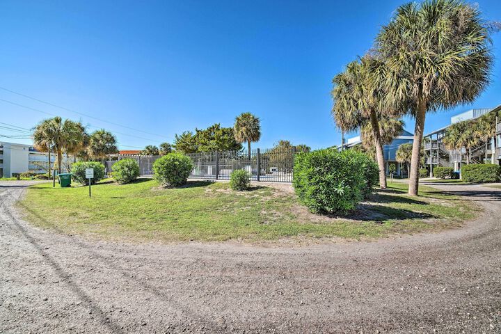 Walkable Beachfront Retreat on Cedar Key!