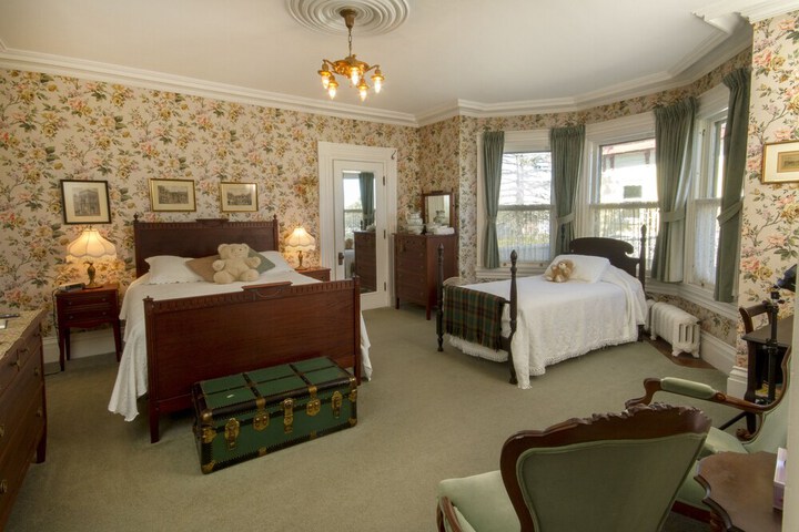 Room 28 of 55
