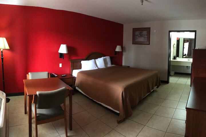 Room 7 of 16