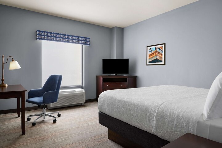 Room 10 of 27