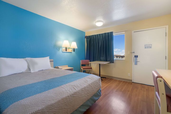 Room 33 of 36