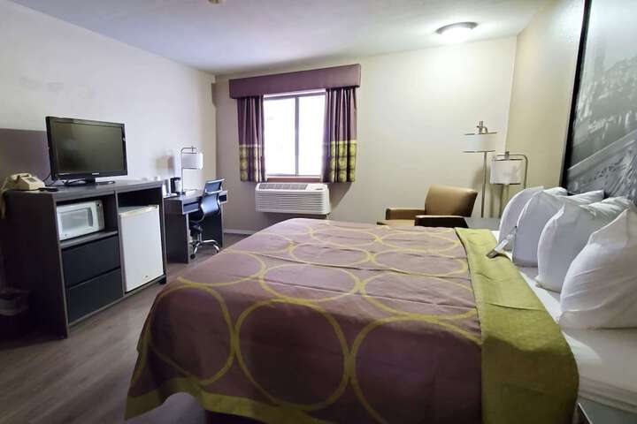 Room 22 of 34
