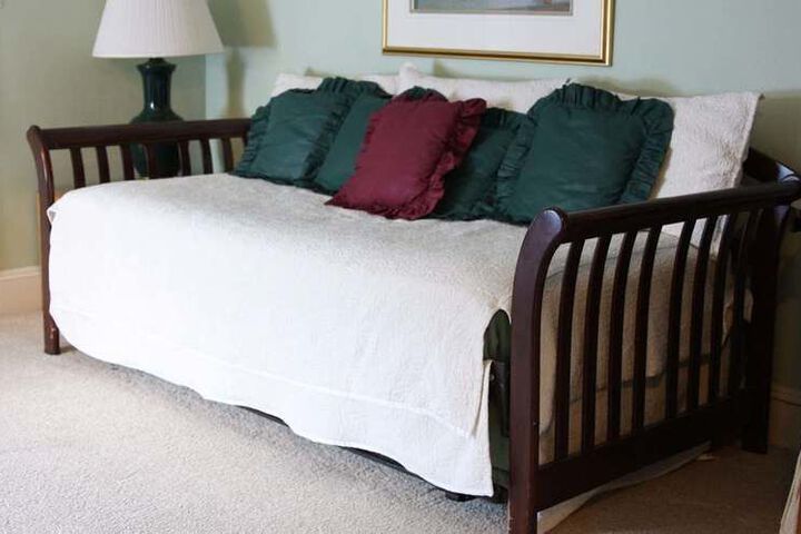 THE TRUMBULL HOUSE BED AND BREAKFAST