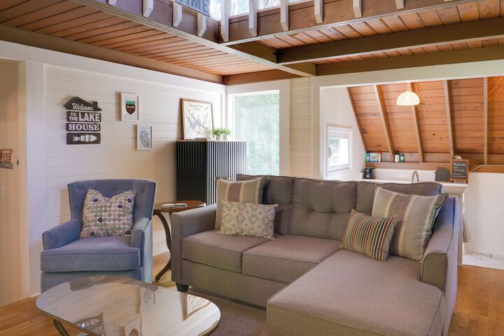 Cozy Tennessee Cabin w / Deck Grill & Fire Pit!