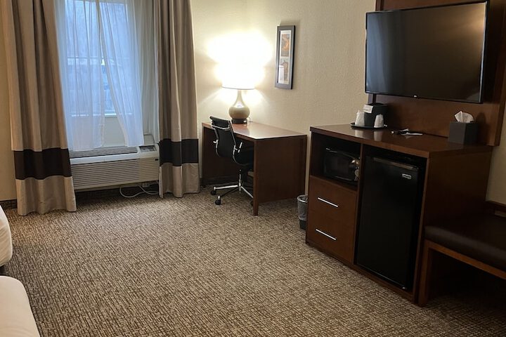 Wingate by Wyndham Pittsburgh / West Mifflin