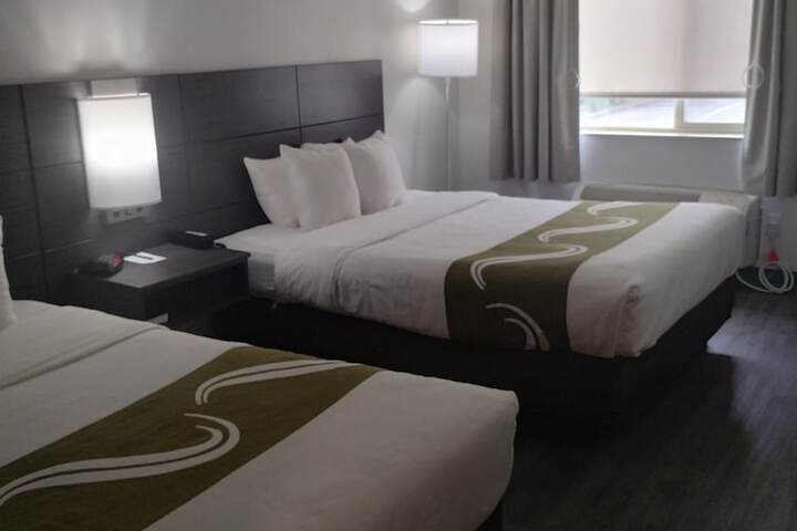 Room 102 of 127