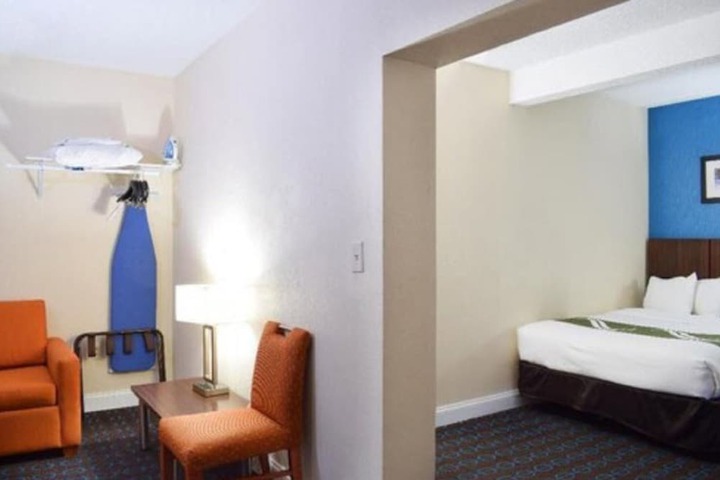 Quality Inn & Suites Middletown - Newport