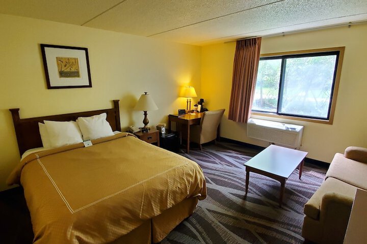Room 30 of 36