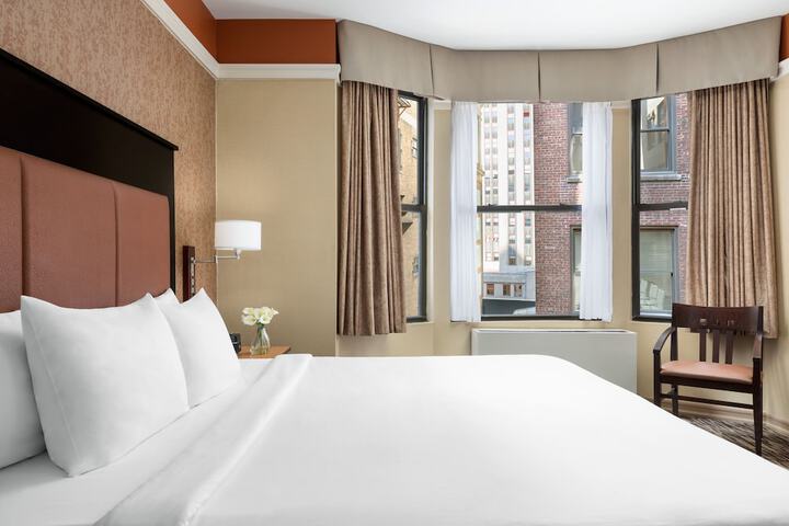 Room 33 of 52