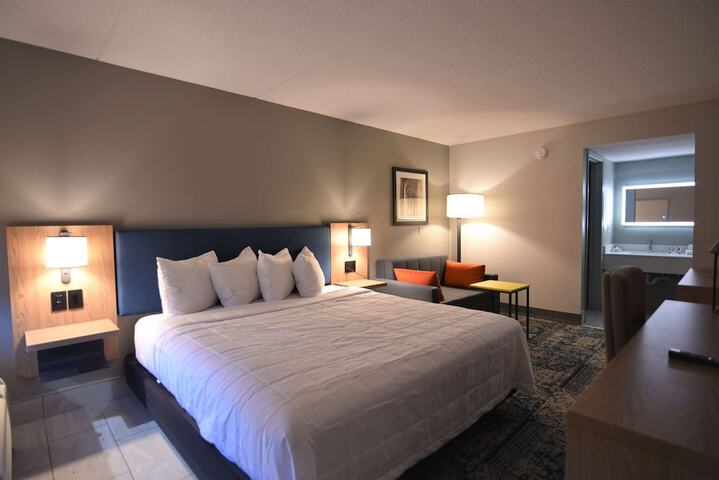 Room 21 of 32