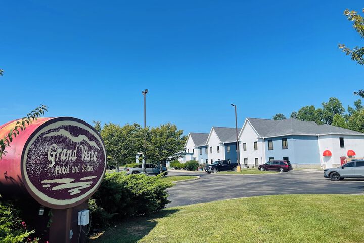 Grand Vista Hotel and Suites