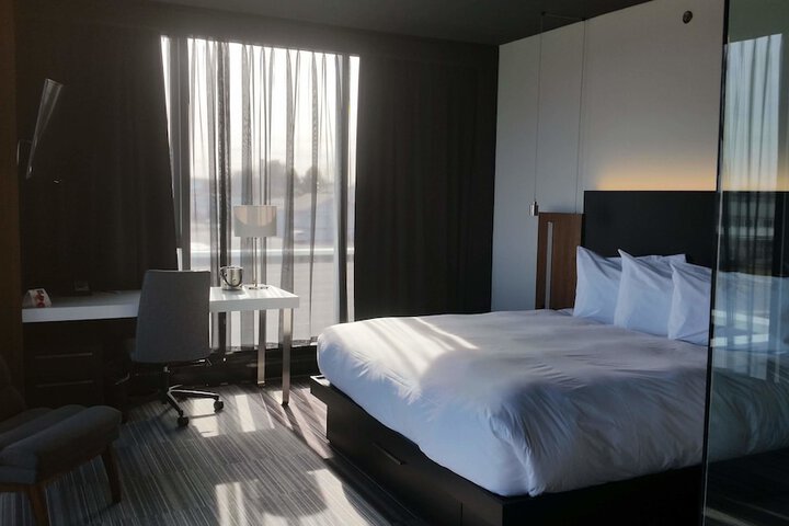Room 30 of 47